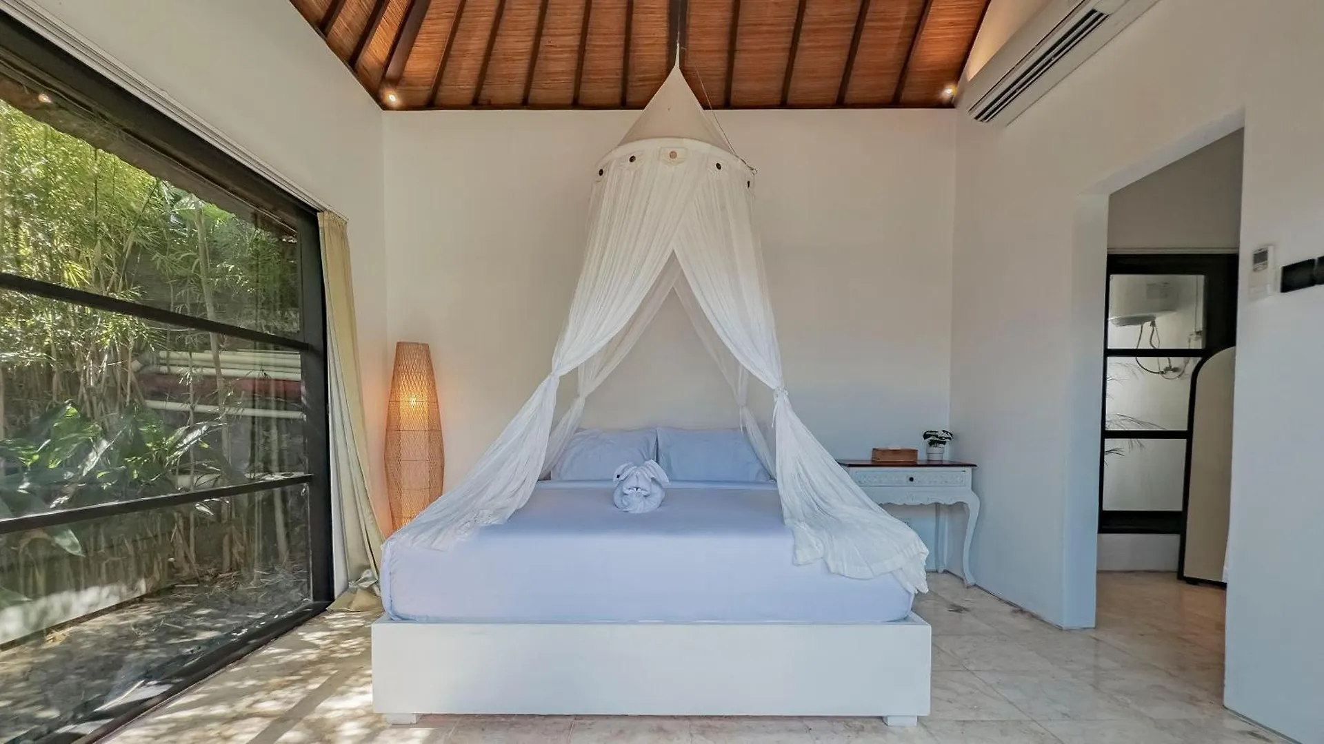 Villa Casavelo Bali Seminyak  0*, Seminyak (Bali)