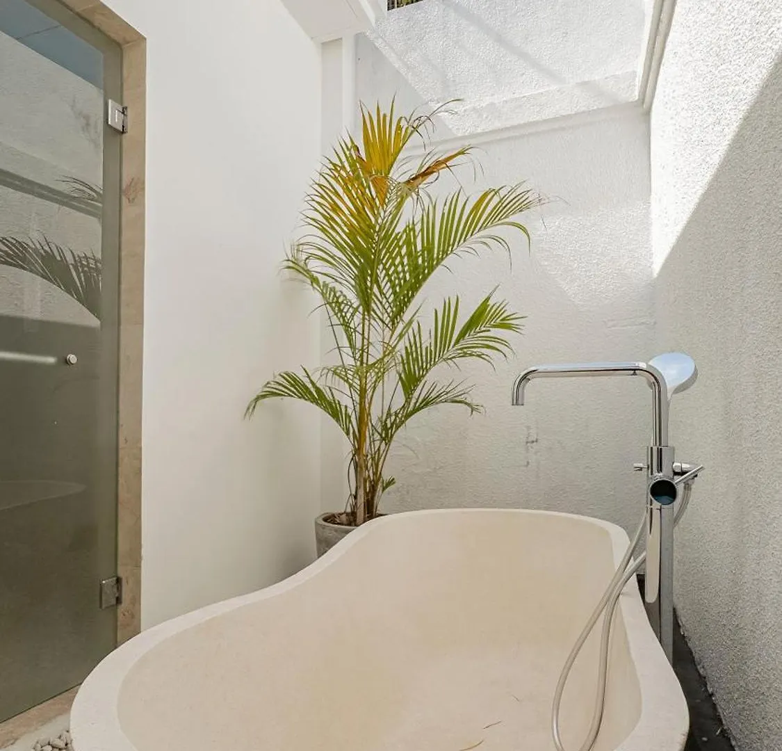 Villa Casavelo Bali Seminyak   Seminyak (Bali)