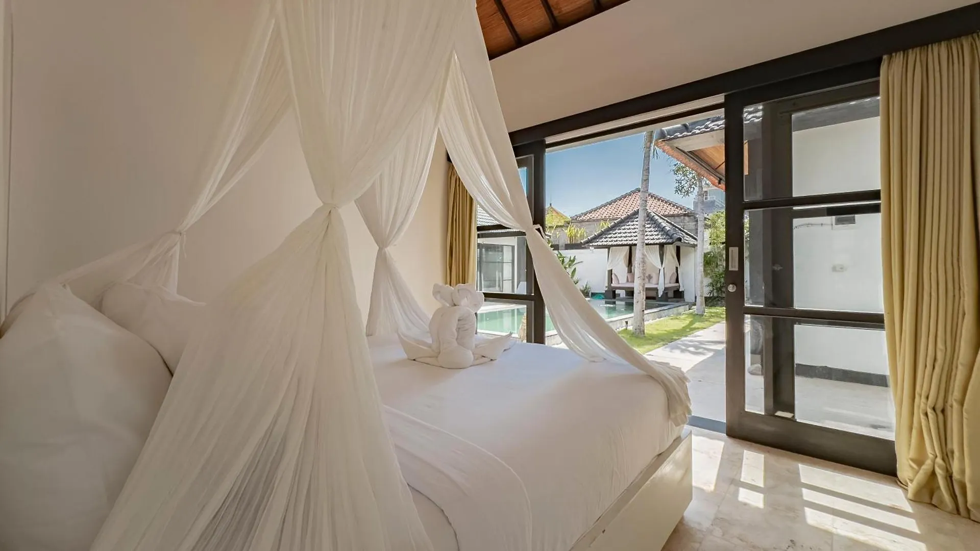 Villa Casavelo Bali Seminyak   Seminyak (Bali)