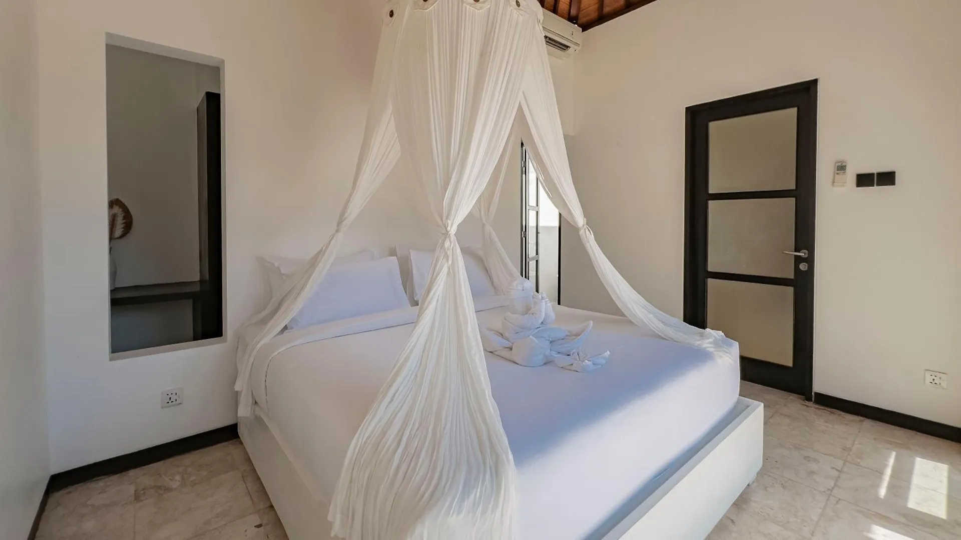 Villa Casavelo Bali Seminyak
