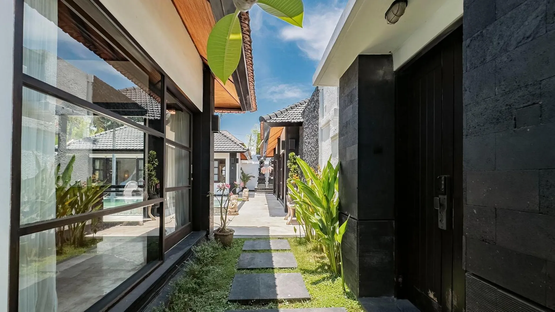 Villa Casavelo Bali Seminyak
