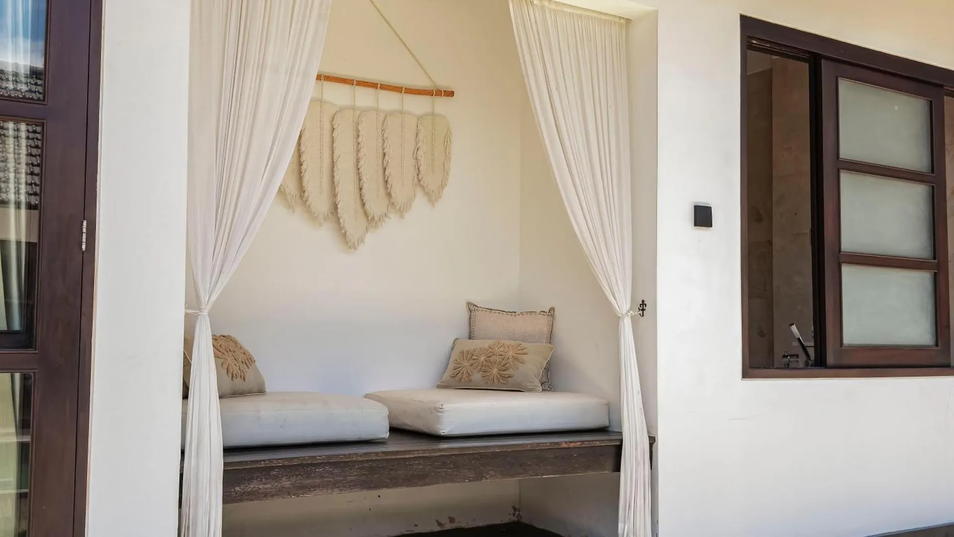 Villa Casavelo Bali Seminyak  Seminyak (Bali)