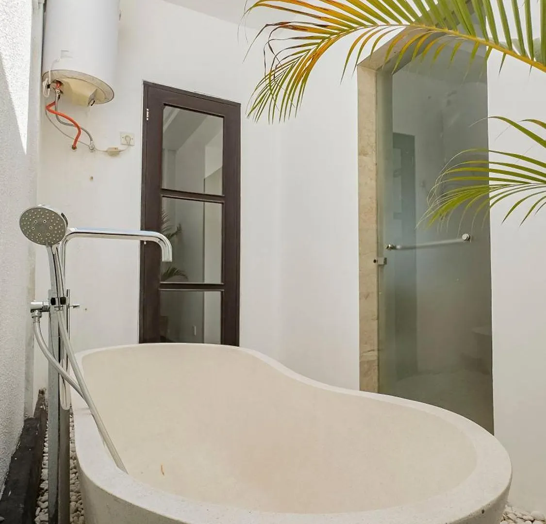 Villa Casavelo Bali سمينياك