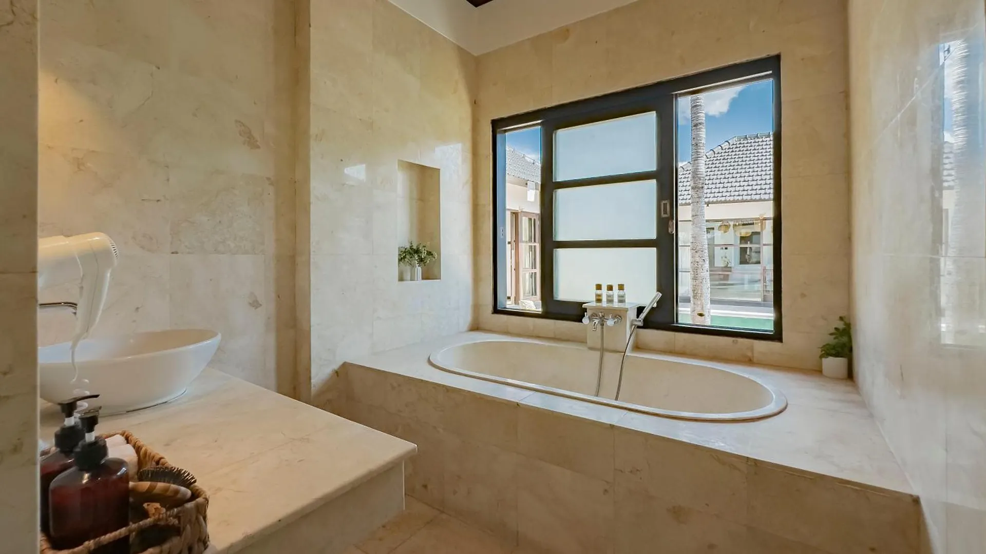 Villa Casavelo Bali سمينياك إندونيسيا