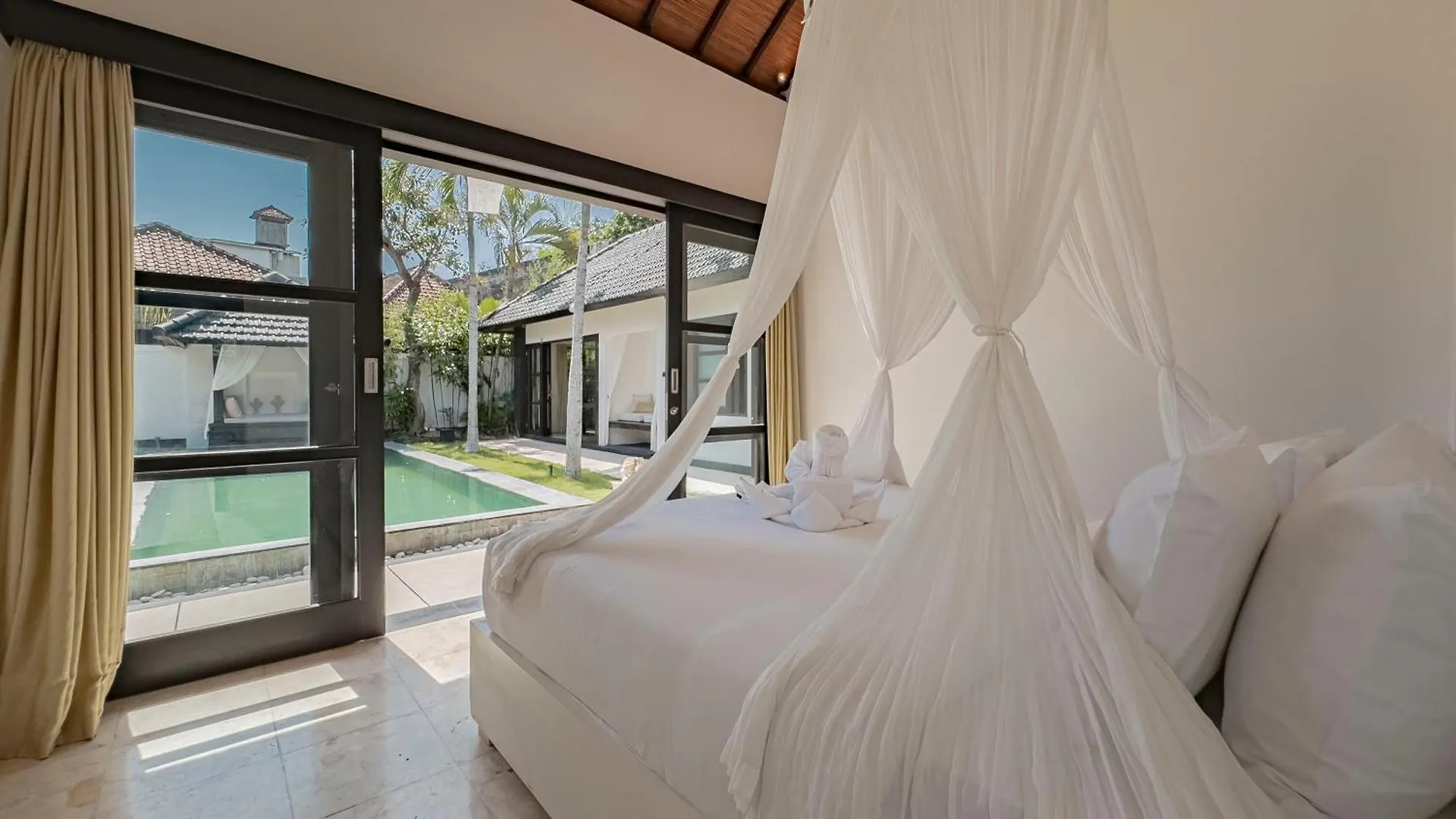 Villa Casavelo Bali سمينياك