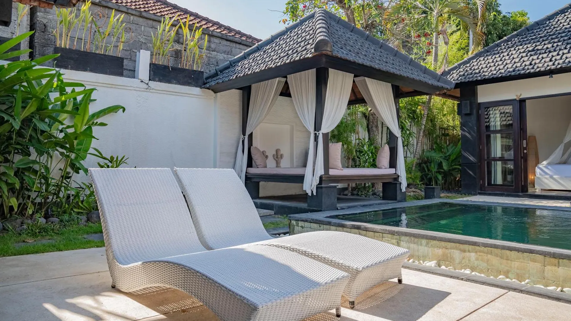 Villa Casavelo Bali سمينياك